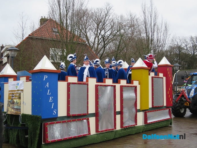 Ik zag ze vliegen tijdens de carnavalsoptocht in Hoonhorst - Foto: Wim