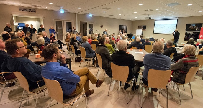 Zaal vol bruggenbouwers - Foto: Geert Bistervels