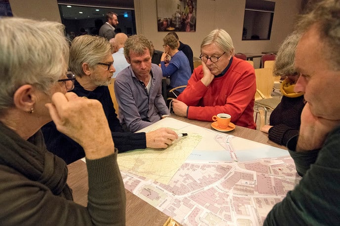 Zaal vol bruggenbouwers - Foto: Geert Bistervels