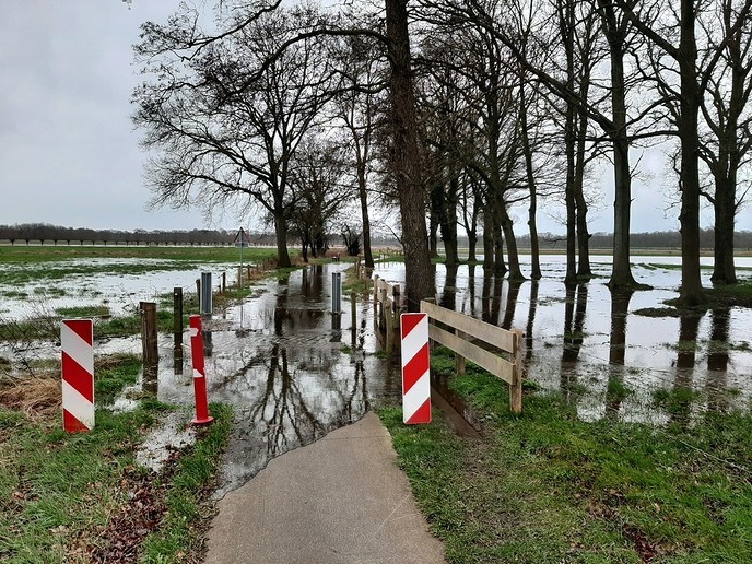 Hoog water 2 - Foto: Ingezonden foto