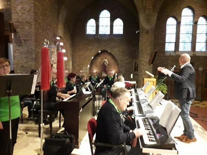 Orkest bestaande hoofdzakelijk uit verstandelijk beperkten - Foto: Eigen geleverde foto