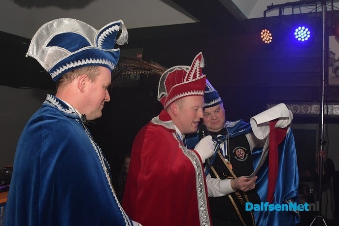 Prins Marcel de 2e regeert samen met Jeugdprinses Lynn over Hakkersdonk - Foto: Johan Bokma