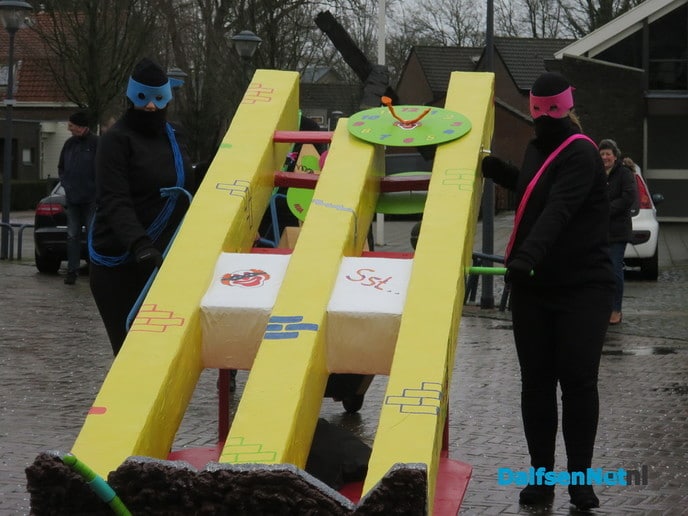 Ik zag ze vliegen tijdens de carnavalsoptocht in Hoonhorst - Foto: Wim