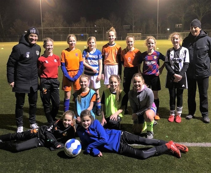 voetbalclinic Meiden S.V. Nieuwleusen - Foto: Eigen geleverde foto