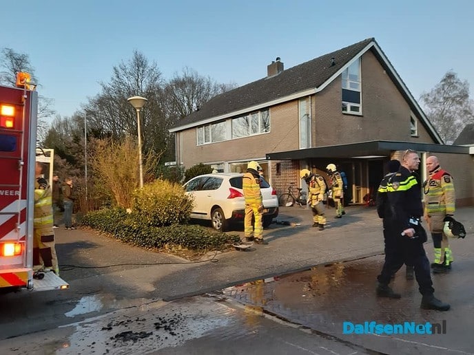 Schoorsteenbrand aan de Devotenhof - Foto: Niels Jansen