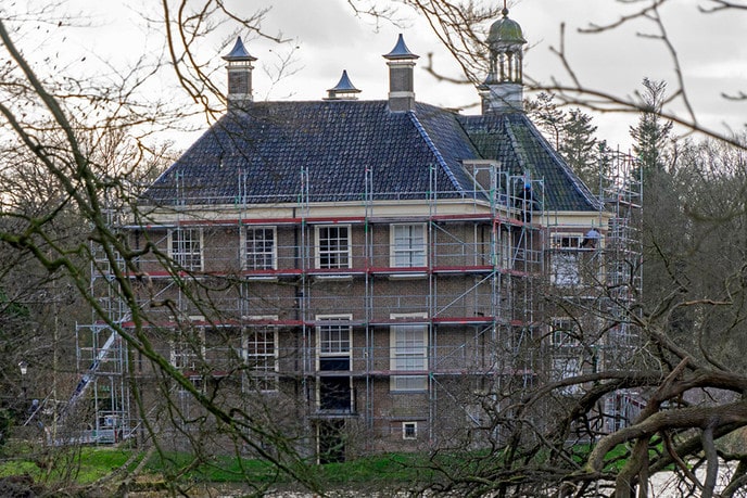 Huize (paleis) den Berg in de steigers - Foto: Paul Scholten