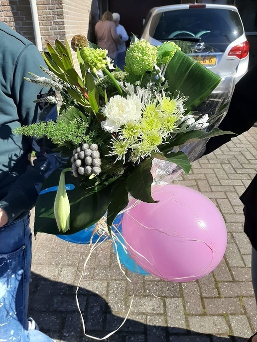 Kinderen en kleinkinderen verrassen Jans en Alie - Foto: Eigen geleverde foto