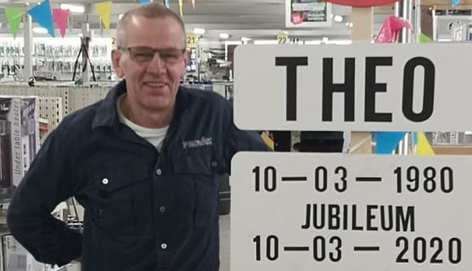 (Binnenkort) groot feest in Dalfsen: Theo vandaag 40 jaar bij Provak - Foto: Ingezonden foto