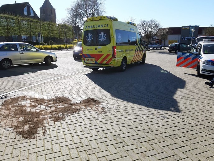 Aanrijding met letsel Smidswegje/Molendijk Dalfsen - Foto: Niels Jansen