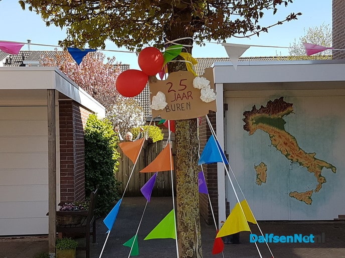 25 jaar buren in de Waanderskamp - Foto: Ingezonden foto