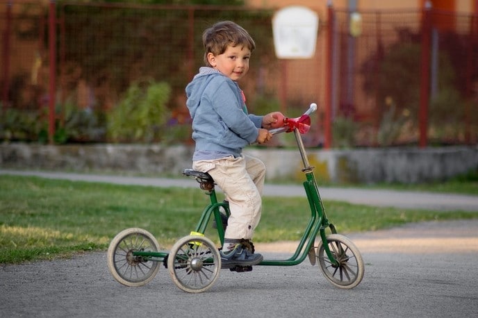 Daarom zijn fietsende kinderen kwetsbaar in het verkeer