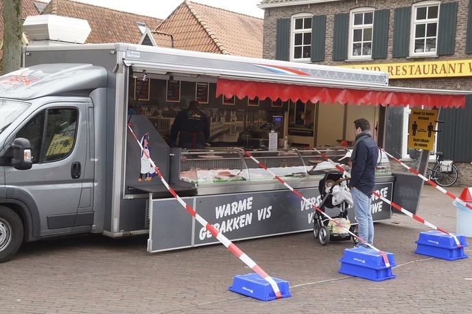 Neem afstand, ook op de markt - Foto: Ingezonden foto