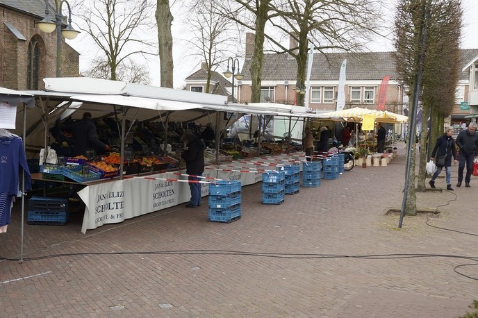 Neem afstand, ook op de markt - Foto: Ingezonden foto