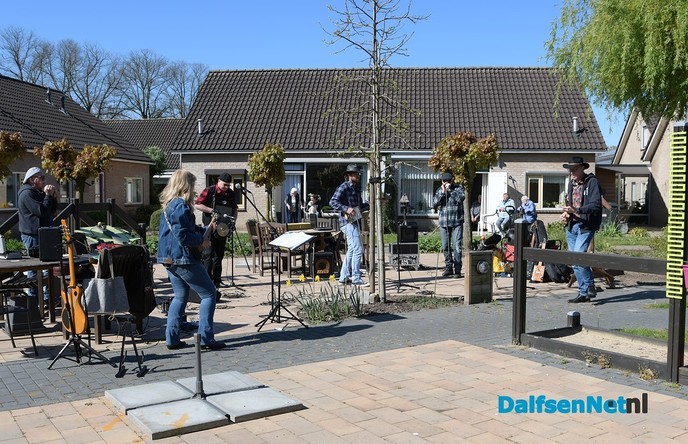 Rosengaerde swingt op muzikale klanken - Foto: Johan Bokma