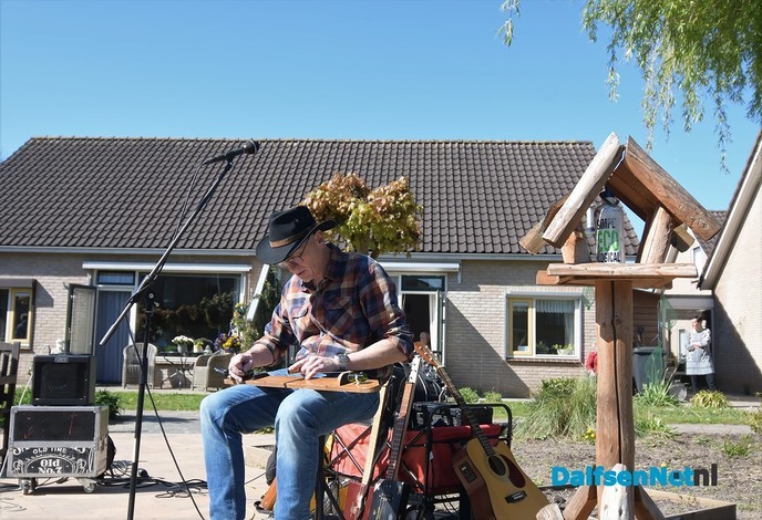 Rosengaerde swingt op muzikale klanken - Foto: Johan Bokma