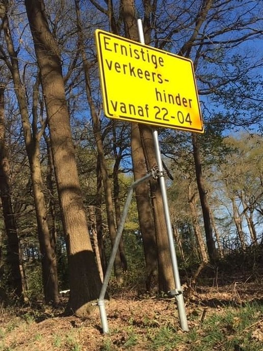 Verkeershinder bij huis den berg - Foto: Ingezonden foto
