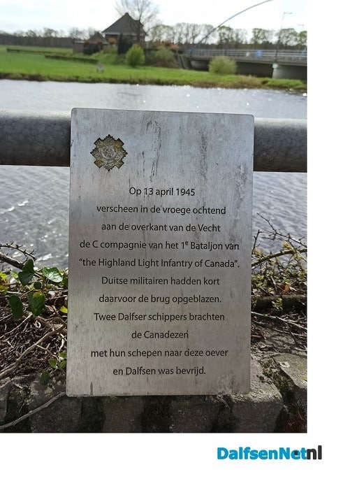 Herdenkings monument (tje ) bij de brug - Foto: Ingezonden foto