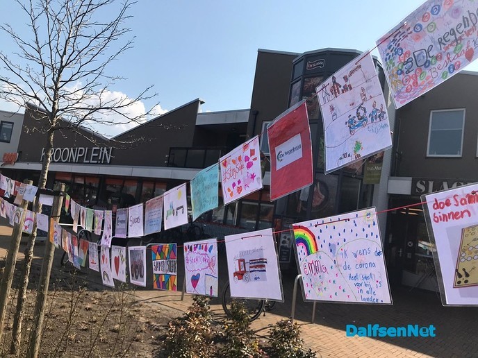 P.c.b. de Regenboog kleurt het Kroonplein - Foto: Ingezonden foto