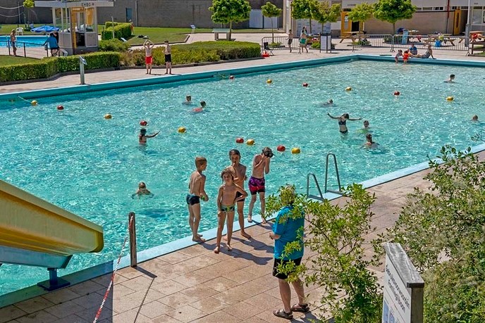 Recreatiezwemmen in zwembad Gerner - Foto: Paul Scholten