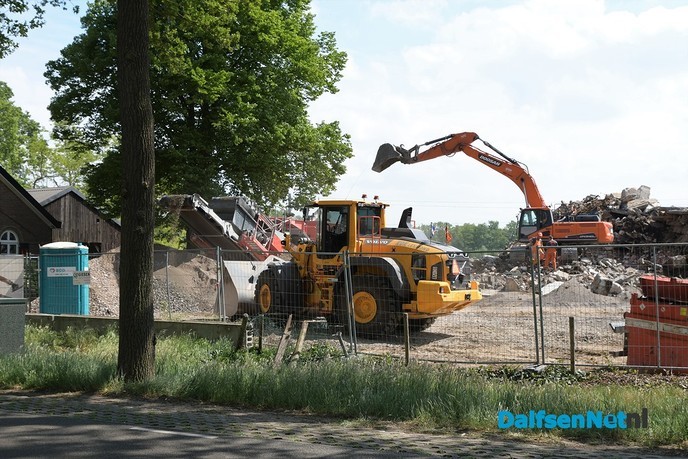 Puin breken op de voormalige locatie Timmerman - Foto: Johan Bokma