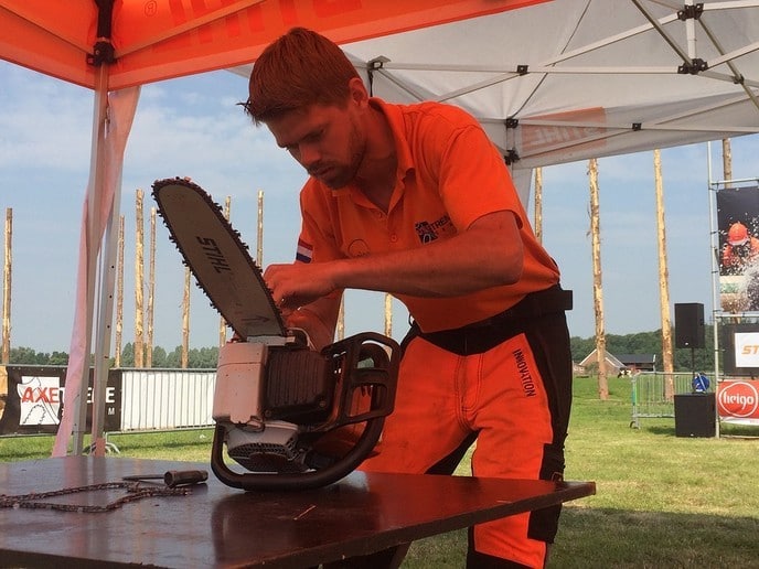 Unieke zaagwedstrijd bij deelnemers thuis - Foto: Ingezonden foto