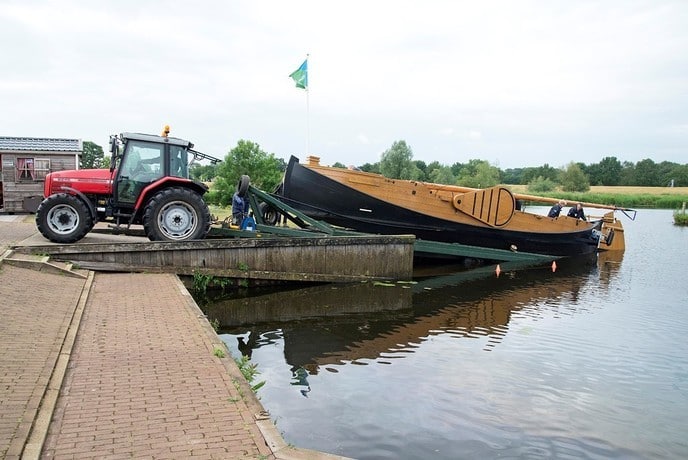 De Dalfser zomp even uit de Vecht en uit de vaart - Foto: Geert Bistervels