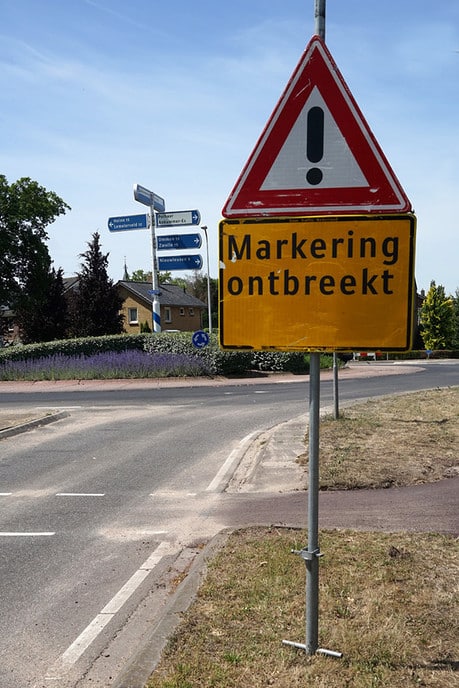 Belijning Koesteeg/Rondweg is weer oké - Foto: Paul Scholten