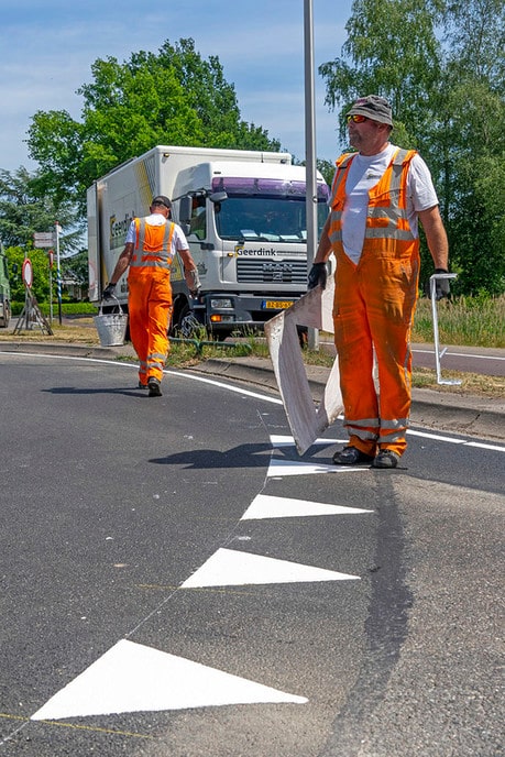 Belijning Koesteeg/Rondweg is weer oké - Foto: Paul Scholten