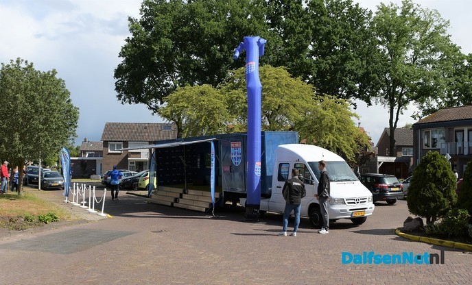 The voice of Zwolle trad vanmorgen op bij de Rosengaerde - Foto: Johan Bokma