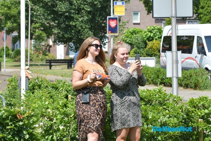 De band Discover verrast bewoners en personeel Zorgcentrum Rosengaerde - Foto: Johan Bokma
