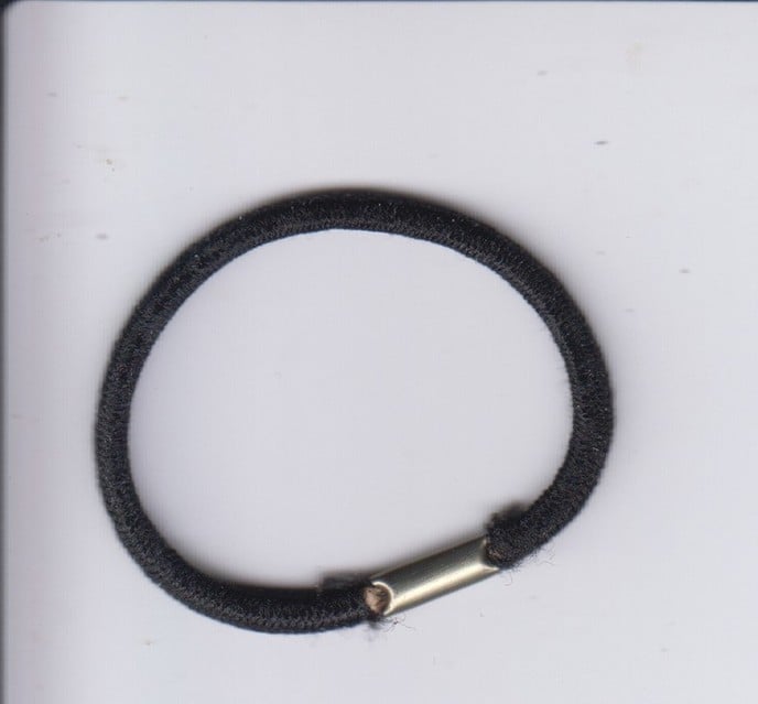 Soep met haarbandelastiekje - Foto: Ingezonden foto
