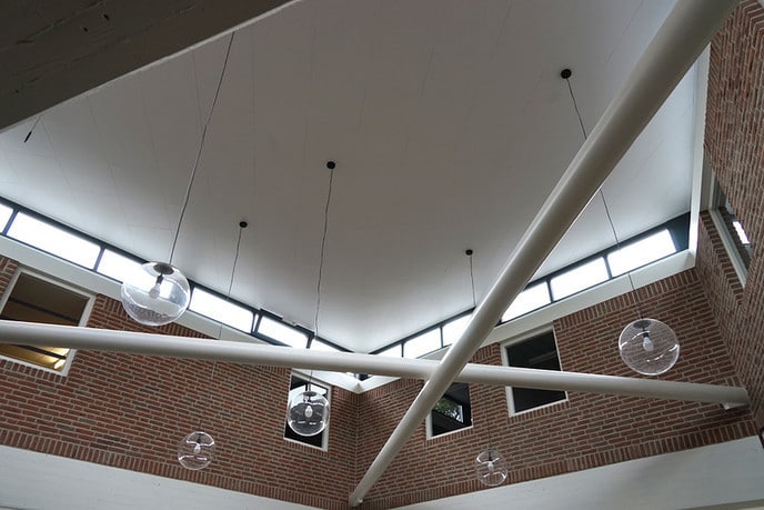 Oude Rabobank Polhaar, nu een kerk - Foto: Paul Scholten