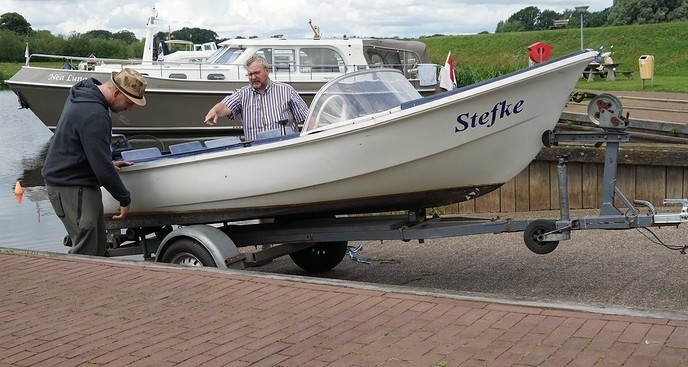 De watersporter weet de Dalfser haven steeds beter te vinden. - Foto: Paul Scholten