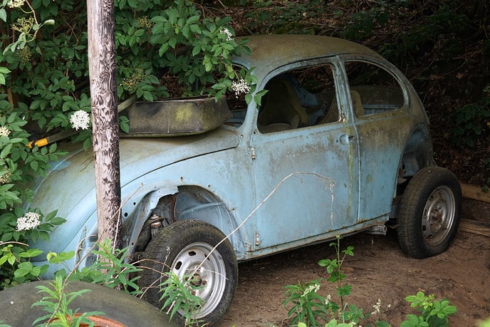 Auto in stalling - Foto: Paul Scholten