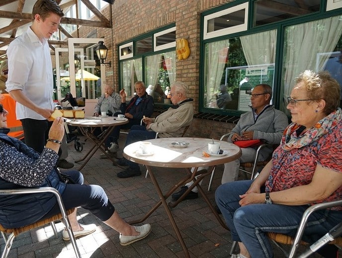 Eindelijk met de “club” naar buiten - Foto: Paul Scholten