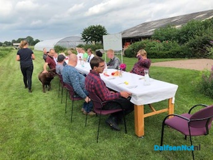 Bescheiden viering 15 jarig bestaan Landjuweel “de Hoeven” - Foto: Ingezonden foto