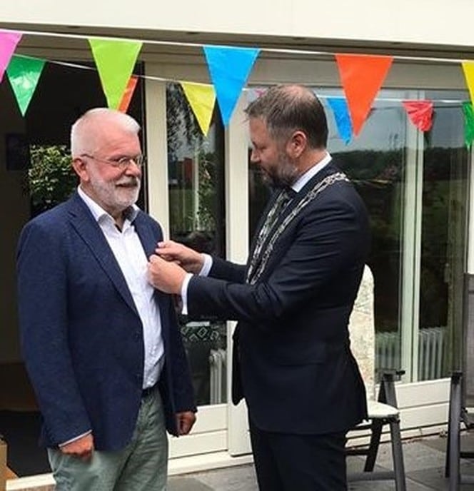 De burgemeester op bezoek bij Flip Jonkman, de muziekman - Foto: Ingezonden foto