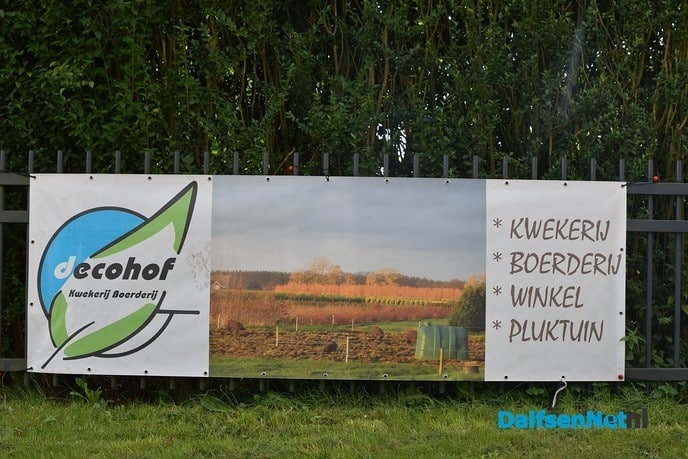 Dorsdemonstratie bij Decohof ‘Kwekerij Overgoor’ op Hoonhorst - Foto: Johan Bokma