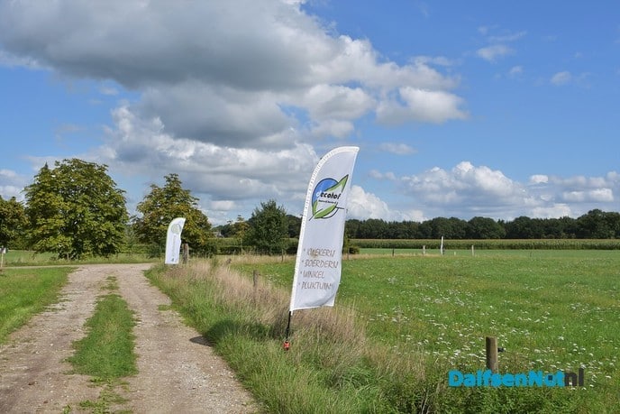 Dorsdemonstratie bij Decohof ‘Kwekerij Overgoor’ op Hoonhorst - Foto: Johan Bokma