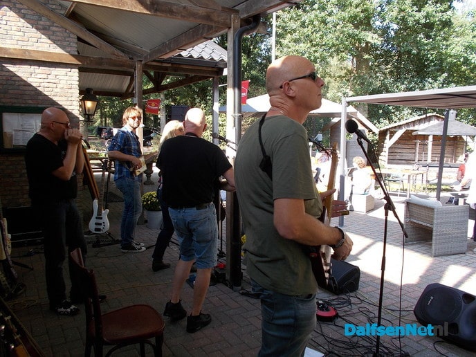 Live terras muziek bij cafe restaurant partycentrum Het Boskamp