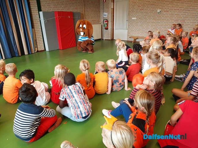 Alternatief Oranjefeest op Bassischool de Wegwijzer in Nieuwleusen - Foto: Ingezonden foto