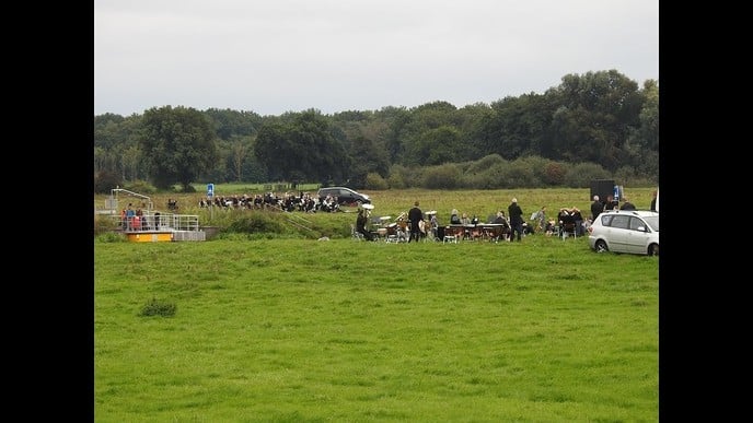 Heen en weer Excelsior & Ons Genoegen (video)