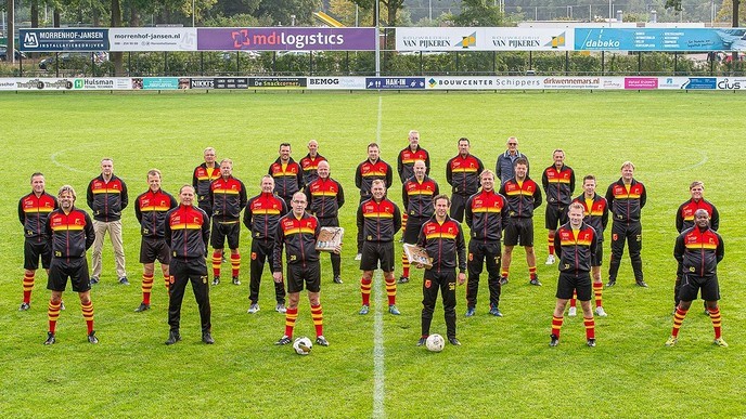 Veteranen SV Dalfsen in het nieuw - Foto: Eigen geleverde foto