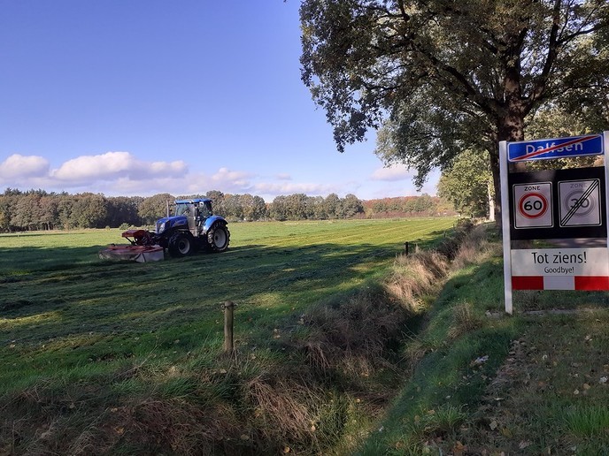 Laatste snede gras - Foto: William uit Dedemsvaart