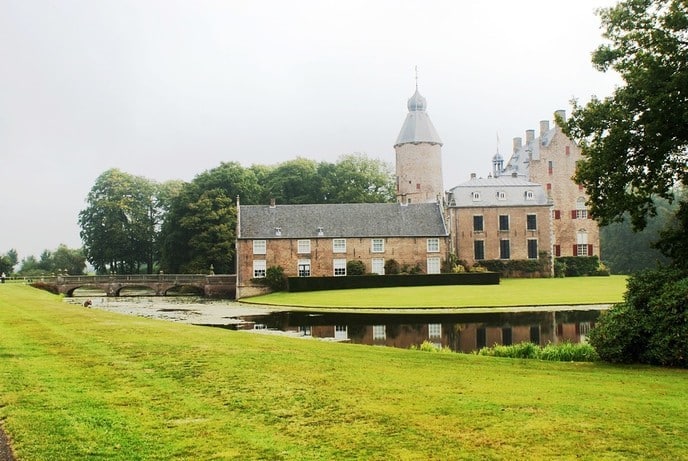 Promoveren op haar onderzoek: Kastelen - Foto: Ingezonden foto