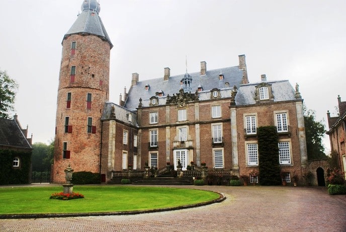 Promoveren op haar onderzoek: Kastelen - Foto: Ingezonden foto