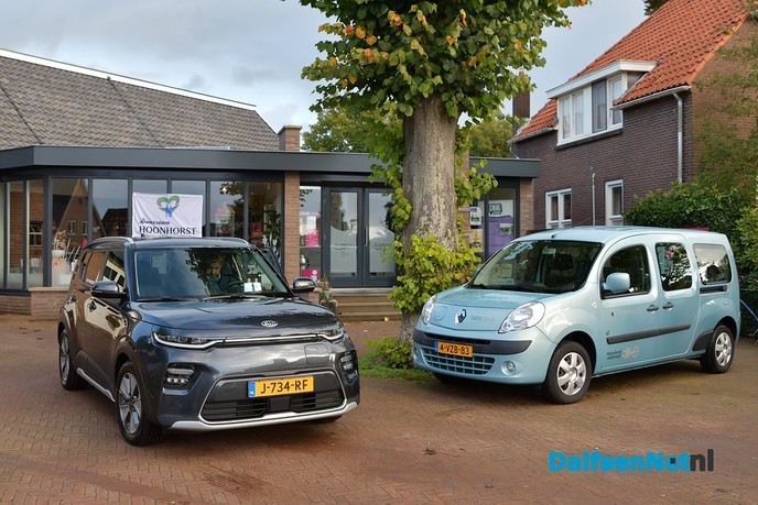 Nieuwe elektrische dorpsdeelauto voor Hoonhorst - Foto: Johan Bokma