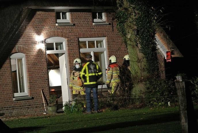 Brand in woning Langsweg in Dalmsholte. (update) - Foto: Niels Jansen