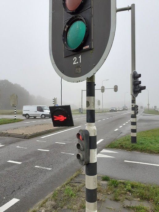 Verkeerslicht Oudleusen valt uit elkaar - Foto: William uit Dedemsvaart
