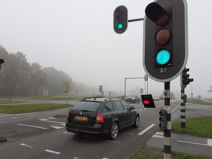 Verkeerslicht Oudleusen valt uit elkaar - Foto: William uit Dedemsvaart